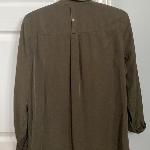 Dark green dynamite button up top with gold detailing on buttons and back - Picture 2 of 2